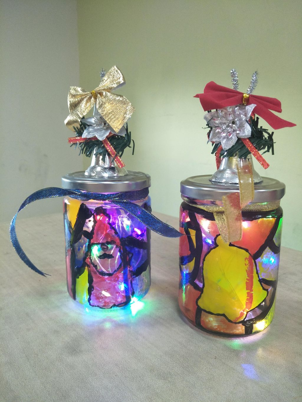 Mason Jar Painting with Fairy&nbsp;Lights!