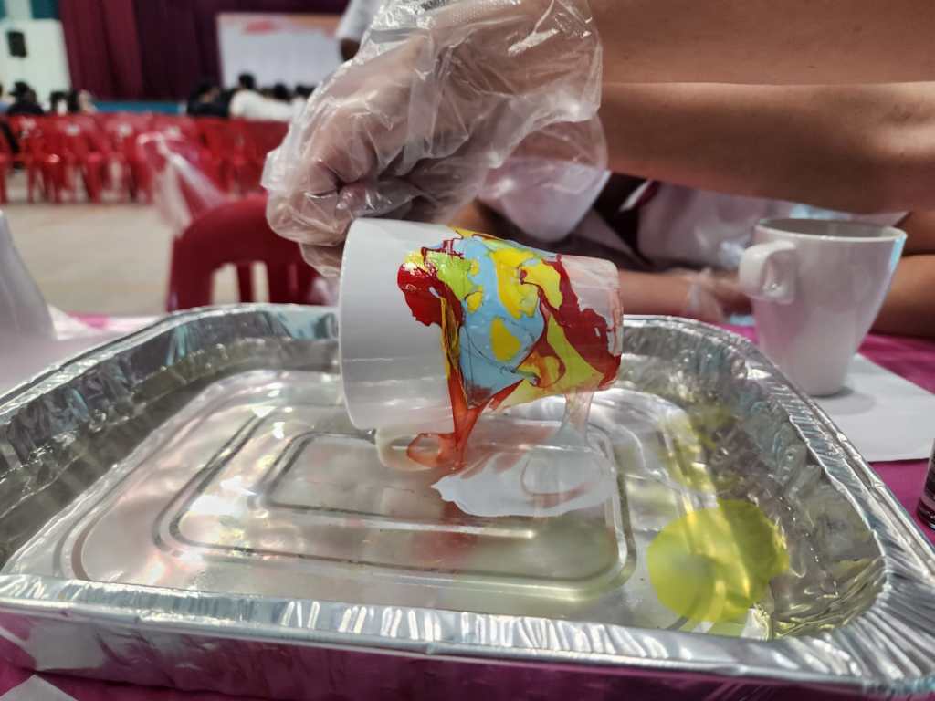 Mug Marbling at Limbang&nbsp;CC!