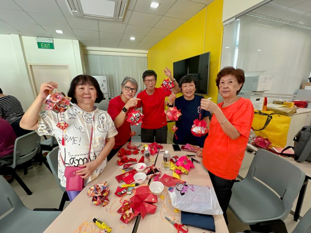 Chinese New Year Ang Bao Lanterns with Bukit Batok East&nbsp;RN!