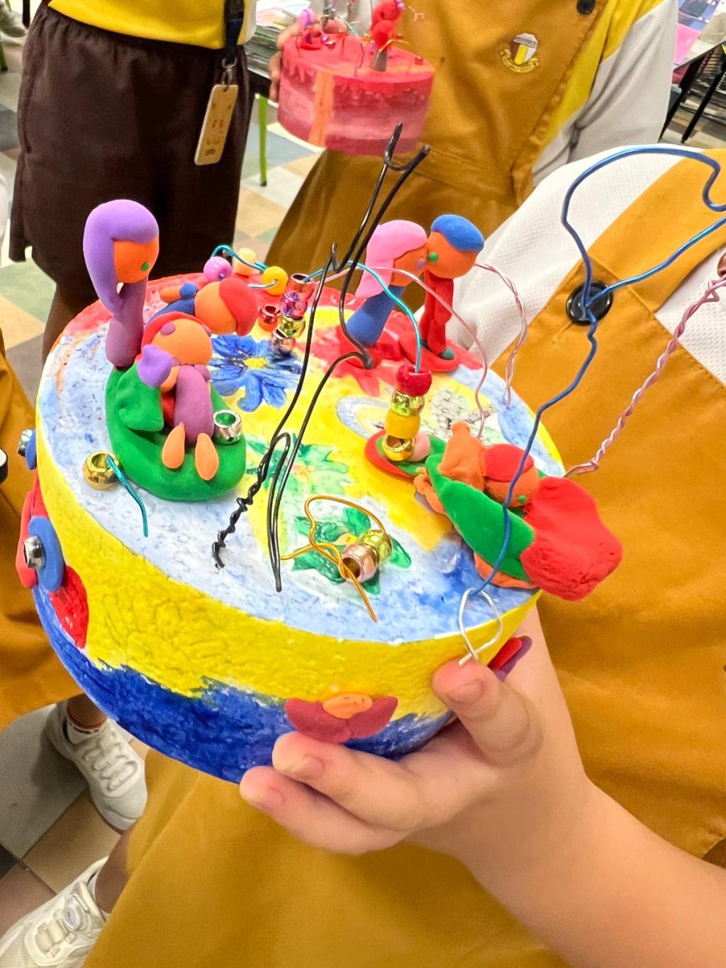 Haig Girls Wire Art&nbsp;Programme